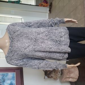 Dalia m lightweight soft warm scoopbeck sweater artsy abstract print